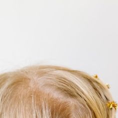 L A U R E N R E E D on Instagram: "Here is an easy holiday hairstyle for toddlers! I feel like toddler hair can be really hard to style because it is so fine, short, and layered. It’s especially hard finding a hairstyle that looks cute and will actually stay put all day long. This hairstyle is super easy (it only took me 2 minutes to do) and the pipe cleaner helps to hold it in place all day long. We are always using our @littlepoppyco bows to finish off our hairstyles! This adorable bow is from the November 2023 set! #hairstyles #holidayhair #kidshairstyles #toddlerhairstyles #momsofinstagram #momlife #easyhairstyles #kidshair" Set Hairstyles, Holiday Hairstyles Easy, Girls Hair Styles, Holiday Hair, Face Time, A Hairstyle, Holiday Hairstyles, November 2, Simple Holidays