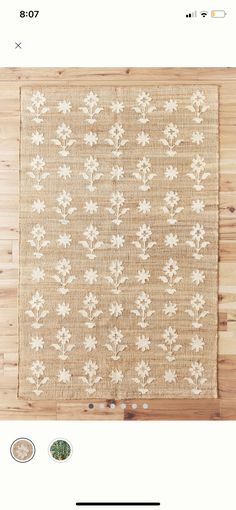 an image of a rug with white flowers on it and the text, how to make a