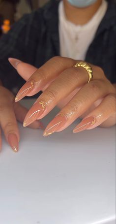 Must Have Nails, Fall Almond Nail Designs, Fall Oval Nails Design, Light Brown French Tip, Nails For Black People, Almond Shaped Nails Designs Classy, Almond Fall Nail Ideas, Neutral And Gold Nails, Miami Nails Summer