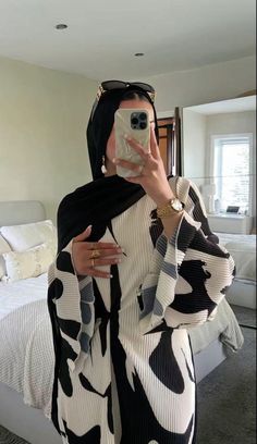 Birthday Dinner Outfit Modest, Amused By Modesty, Hijab With Dress, Modest Airport Outfit, Graduation Nails Design, Modest Fits Aesthetic, Nail Designs Graduation, Modest Hijabi Outfits Casual, Hijab Outfit Ideas Summer