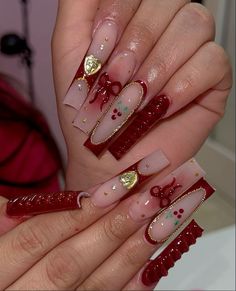 Dark Red Acrylic Nails, Christmas Baddie Nails, December Nails Red, Red Baddie Nails, Daisy Acrylic Nails, Red And Gold Nails, Red Acrylic Nails, Spring Nail Designs, Nails Aesthetic