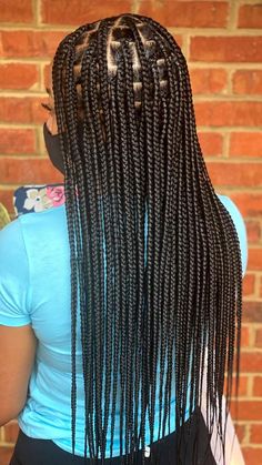 28 Inch Box Braids, Normal Braids For Black Women, Medium Knotless Mid Back, Noteless Hair Braids, Knotless Box Braids Medium Mid Back, Medium Knotless Box Braids Medium Length With Color, Medium Knotless Braids Mid Back Length, Med Braids For Black Women, Normal Knotless Braids