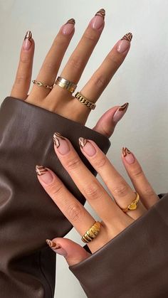 Beige Nails Design, Paznokcie Hello Kitty, Kutek Disney, Zebra Nails, Nagel Tips, Beige Nails, Minimal Nails, Makijaż Smokey Eye, Almond Acrylic Nails