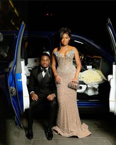 Matric Dance Photoshoot Ideas, Prom Black Couples, Prom Date Pictures, Homecoming Inspo, Prom Pictures Couples Black, Couple Prom, Prom Pictures Couples, Prom Dress With Train