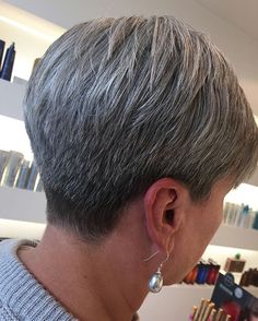 Gorgeous Gray Hair, Short Grey Hair, Haircut For Older Women, Short Pixie Haircuts, Short Hair Haircuts, Short Hair Older Women, Short Hair Styles Pixie, Older Women Hairstyles, Pixie Hairstyles