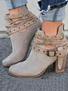 #womenwinterboots #highheelboots Heels Winter, Mid Heel Boots, Casual Ankle Boots, Boots Chunky, Orthopedic Shoes, Zipper Heels, Buckle Boots