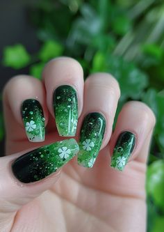 St. Patrick's Day style is all about the green, and these easy, simple nails deliver just that with a sprinkle of clover magic. Looking for more fun and easy nail designs? Swing by nailhow.com to get your fill! St Pattys Nails Designs, St Patricks Nails Ideas, Saint Patrick’s Day Nails, Easy Simple Nails, Patrick Nails