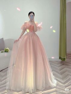 Debut Gowns 18th Elegant, Chinese Style Prom Dress, Fairytale Dress Aesthetic, Princess Dress Fairytale, Poofy Dress, Beautiful Ball Gowns