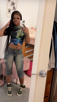 Black Women Trendy Outfits, Mugler Jeans Outfit Black Women, Jean Capris Outfits, Ed Hardy Jeans Outfit Black Women, Capris Outfit Black Women, Capri Pants Outfits Black Women, Stack Jeans Outfit, Tube Top Outfit With Jacket, Cheetah Print Outfits Black Women