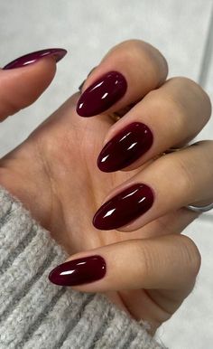 Kutek Disney, Dark Red Nails, Wine Nails, Maroon Nails, Nagel Tips, Smink Inspiration