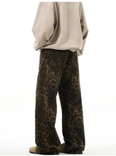 The MADWITCH Savage Chic Leopard Wide-Leg Trousers are bold and stylish, featuring a striking leopard print. These trousers combine a wide-leg silhouette with a chic design, offering both comfort and a fashionable statement. Model Information: Our model is 170cm tall and weighs 45kg. Denim Pants Fashion, Leopard Print Jeans, Streetwear Jeans, Middle Age Fashion, Print Pants, Printed Jeans, Printed Denim, New Classic, Baggy Jeans