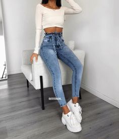 Outfits Con Jeans, Shopping Link, Jeans Summer, Spring Vibes, Style Jeans, Fashion Mode, Teen Fashion Outfits