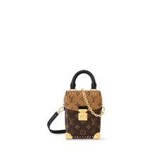 https://inr.deals/2QiBrl Louis Vuitton Camera Box Bag, Louis Vuitton Camera Bag, Box Handbag, Louis Vuitton Trunk, Tree Themes, Womens Designer Bags, Vanity Case