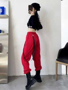 Red Chain Jogger Pants | Moonbyul - Mamamoo S Moonbyul Mamamoo, Fashion Chingu, Casual Cargo Pants, Mamamoo Moonbyul, Black Side, Side Stripe, Flare Pants, Jogger Pants, Cargo Pants