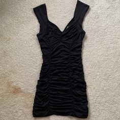 Forever 21 Little Black Dress With Ruching Throughout. Very Flattering. Measurements Are Approximate. The Fabric Is Very Stretchy And It Is A Size Large. New No Tags. Never Worn Length: 33” Bust: 34” Waist: 24-36” With Stretch. Forever 21 Dresses, Forever 21, Little Black Dress, Black Dress, Colorful Dresses, Mini Dress, Womens Dresses, Women Shopping, Black