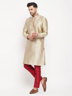 VM BY VASTRAMAY Men's Beige Silk Blend Kurta and Maroon Pant Style Pyjama Set Enhance your ethnic wardrobe with this stylish kurta and pant set from VM BY VASTRAMAY. Made from a blend of silk, this beige kurta features a mandarin collar and full sleeves, while the maroon pant-style pyjama adds a contemporary touch. Features: Beige silk blend kurta Maroon pant-style pyjama Mandarin collar Full sleeves Stylish and comfortable Specifications: Brand: VM BY VASTRAMAY Color: Beige kurta, maroon pant M Beige Kurta, Stylish Kurta, Maroon Pants, Beige Silk, Pant Style, Full Sleeves, Pyjama Set, Pant Set, Mandarin Collar