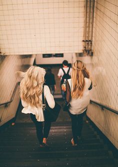 I wish my hair looked this amazing getting on a subway. Cara Loren, Gal Pal, Pastel Hair, Best Friend Goals, Pink And Purple, Purple Hair, New Yorker, Pretty Hairstyles, Pink Hair