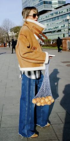 Outfit Oversize, Denim Street Style, Street Style Winter, Autumn Street Style, Street Style Chic, Mode Inspo, Mode Style, Minimal Fashion, Street Style Women