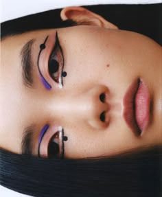 Graphic Makeup Eyeliner, Asexual Makeup, Weird Eyeliner, Abstract Eye Makeup, Rave Eye Makeup, Purple Hair Makeup, Graphic Makeup Looks, Unique Eyeliner Looks, Abstract Makeup Looks