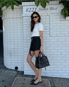 Kelsey Merritt Outfits, Dot Dress Outfit, Estilo Clean, Parisian Outfit, Kelsey Merritt, Laid Back Outfits, Modest Casual Outfits, Todays Menu, Chic Outfit