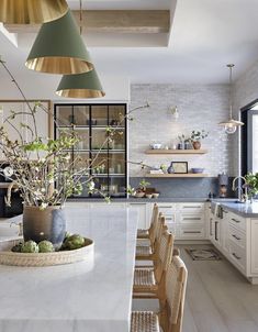 the kitchen is clean and ready to be used for dinner or other mealtimes