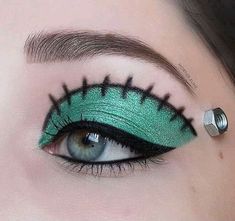 Halloween Eyeshadow Ideas, Halloween Eyeshadow Looks Easy, Halloween Eyeshadow Looks, Eyeshadow Looks Easy, Halloween Eye Makeup Looks, Halloween Eyeshadow, Eyeshadow Ideas