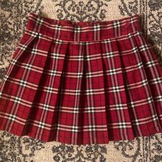 Good Condition Never Used Preppy Red Mini Skirt, Preppy Red Skirt, Preppy Red Skort For School, Preppy Red Fitted Skort, Preppy Fitted Red Mini Skirt, Casual Red Skirt For School, Red Mini Skirt For School In Winter, Red Skort For School In Spring, Preppy Red Pleated Mini Skirt