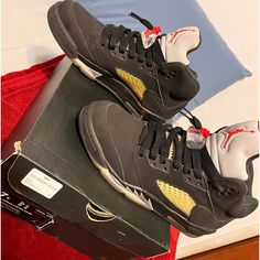 Jordan Retro Og Metallic 5’s With Original Box Jordan 5 Retro, Shoes Jordan, Jordan Black, Jordan 5, Jordans For Men, 5 S, Jordan Retro, Jordan Shoes, Mens Shoes Sneakers