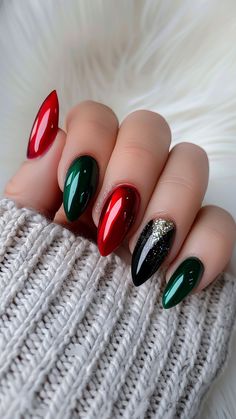 15 Christmas Nails Trendy Styles – Get Ready to Dazzle! 💅 Get ready to shine this holiday season with these Christmas Nails Trendy styles that everyone is raving about! From classic Christmas Nails Acrylic to stunning Christmas Gel Nails, there\'s a look for every occasion. 🎅✨ Looking for festive December Nails or sleek Winter Nails Acrylic? We\'ve got you covered. Embrace the holiday spirit with Xmas Nails and creative Christmas Nail Designs that will take Her Nails to the next level. Try Re... Holiday Almond Nails, Nail Art Noel, Winter Nails Acrylic