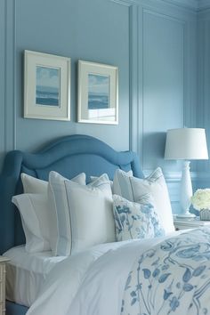 25 Blue Bedroom Ideas for a Calming Haven Sky Blue Room Ideas Bedroom, Sky Blue Room Ideas, Chic Blue Bedroom, Blue Room Ideas Bedroom, Sky Blue Room, Blue Room Ideas, Apartment Bedroom Ideas