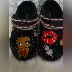 Custom Made Crocs With Fur Inside The Shoe Crocs With Fur Inside, Crocs With Fur, Creative Socks, Bedazzled Shoes Diy, Bedazzled Shoes, Bling Ideas, Shoes Diy, Shoe Inspo, Diy Shoes