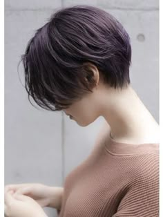 Short Layered Haircuts For Women, Tomboy Hairstyles, Androgynous Hair, Short Hair Tomboy, Korean Short Hair, Girls Short Haircuts, Asian Short Hair, Hair Streaks