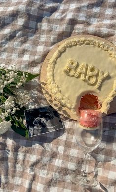 Gender Reveal Instagram Post, Gender Reveal Cake Photos, Gender Cake Reveal, 6weeks Pregnant, Announcing Pregnancy To Family, At Home Gender Reveal Ideas, September Gender Reveal Ideas, Another Baby Announcement