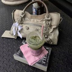 girl's bag aesthetic Gabriela Montez, Tea Book, Book Fashion, Me Core, Inside My Bag, Bag Aesthetic, What In My Bag, Mia 3, Balenciaga Bag