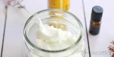 Easy DIY whipped body butter in a jar Coconut Oil Recipe, Diy Hand Cream, Coconut Oil Scrub, Coconut Oil Body Scrub, Homemade Coconut Oil, Coconut Oil Beauty