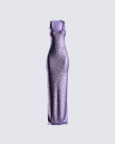 Royal treatment is the only thing accepted around here 👑 Made from metallic sequin fabric, complete with a back slit detail - this lilac sequin gown is designed to make you feel like a princess, no prince needed ✨ Metallic Clothes, Fuzzy Skirt, Purple Silk Dress, White Corset Dress, Sleeveless Gown, Ribbed Mini Dress, Looks Party, Glam Dresses, Formal Style