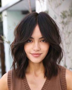 Long Curtain Bangs, Long Shiny Hair, Short Brown Hair, How To Style Bangs, Mid Length Hair