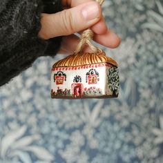 Handmade Miniature Ukrainian Clay Houses by HandyHappy. Folk House, Ukrainian Christmas, Vintage Christmas Toys, European Cottage, Electronic Candles, Magazine Crafts, Cottage Charm, Vibrant Flowers