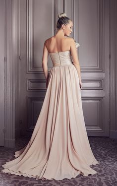 Description Nude A-line, Long dress Sleeveless Open neckline Strapless Dry Clean Made in Lebanon SKU ga-5263 Luxury Gown, Tulle Skirt Dress, Cape Gown, Pleated Bodice, Couture Gowns, Skirt Dress, Gold Dress, Dress Sleeveless, Couture Dresses