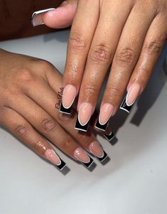 Shorties Black Nails, Black Smile Line Nails, Full Set Ideas Nails, Black And White French Tip Acrylic Nails, Short Black And White French Tip Nails, Detailed French Tip Nails, Square Nail Designs Medium Length, Nail Designs For Black Skin, Boho French Tip Nails