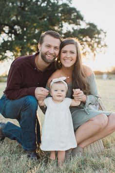 Elle Boone Photography Fort Worth Family Session Family Photo Outfits Winter, Mother Baby Photography, Daughter Photoshoot, Mother Daughter Photoshoot, Cute Family Photos, Family Photos With Baby, Family Photoshoot Poses, Family Photo Ideas, Summer Family Photos