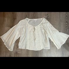 Brand New Never Worn. Bought For A Special Occasion And Did Not Wear It. From Bootbarn. Size Small. Color Is Ivory. White Bell Sleeve Top, Red Floral Top, Tassel Top, Country Wear, Floral Lace Tops, Long Sleeve Floral Top, Small Crop Tops, Bell Sleeve Sweater, Plaid Blouse