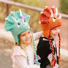 Looking for an awesome dinosaur hat? Look no further! This is the perfect triceratops hat. This hat is so fun and there is lots you can do with it. Make the triceratops hat it into a Halloween costume, birthday party hat, pretend play hat, or just use it for fun to keep you warm.  Choose your favorite triceratops color and make it unique.  All dinosaur lovers will love this. With these detailed instructions, even those with little crochet experience can find success creating their own masterpie Crochet Santa Hat Pattern, Dinosaur Beanie, Crochet Triceratops, Crochet Unicorn Blanket, Santa Hat Pattern, Crochet Santa Hat, Dragon Hats, Dinosaur Hat, Cool Dinosaurs