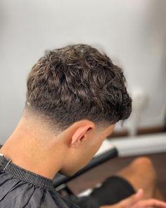 haircut,haircut tutorial,trending haircuts,classic haircut,haircuts,crop haircut,mullet haircut,french crop,haircut transformation,mullet haircut tutorial,2021 trending haircuts,2022 trending haircuts,must watch haircut transformation,mens haircut,step by step haircut tutorial,textured haircut,bob haircut,fringe haircut men,mullet haircut men,fade haircut,best haircut for men,fade haircut korean,quiff haircut,french crop hairstyle trends Low Beard Fade, Men’s Hair Cuts Fade, Fade With Long Hair On Top, Mid Fade Haircut Men, Hair Dude, Boys Cut