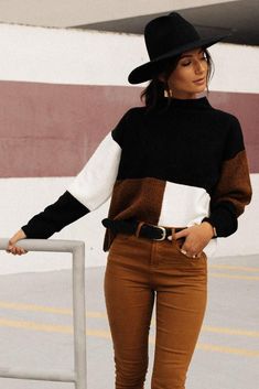 Work Outfits Women, Color Block Sweater, Fall Fashion Trends, Business Casual Outfits, Trench Coats, Work Outfits, Fall Winter Outfits, Outfit Idea