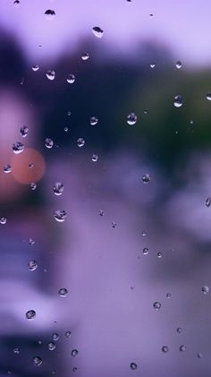 Cute Rain Wallpaper, Aesthetic Wallpaper Rain, Simple Aesthetic Wallpaper, Lock Screen Iphone, Iphone Purple, Pink Wallpaper Laptop, Rainy Wallpaper, Cool Lock Screens, Screen Iphone