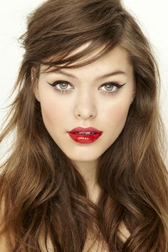 two toned lips + winged eyes Beauty Crush, Lip Trends, Date Night Makeup, Cat Eyeliner, The Beauty Department, Lip Hair, Winged Liner, American Beauty, Red Lipstick