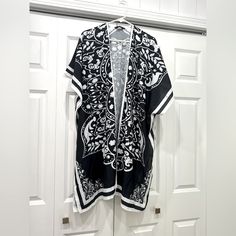 Never Worn Kimono. Purchased From Amazon Black And White Kimono, White Kimono, Shrug Sweater, Sweaters For Women, Black White, Black And White, Women Shopping, White, Black