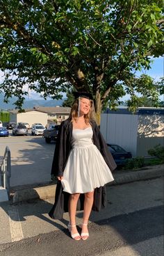 Grade 9 Graduation Dresses, Cute White Dresses Graduation Long, White Convocation Dress, Short White Homecoming Dress, White Grad Dresses High School, Cute Graduation Dresses College, Formal White Dress For Graduation, 8th Grade Graduation Dresses White