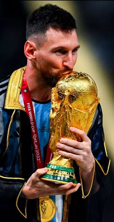 Messi world cup🏆 Lionel Messi 2022 World Cup, Leo Messi Argentina 2022 World Cup, Lionel Messi With World Cup, Messi And The World Cup, Messi With World Cup Wallpaper, Leo Messi World Cup 2022 Wallpaper, Messi Wc22 Wallpaper, Messi Wallpaper World Cup 2022, Messi World Cup 2022 Wallpaper